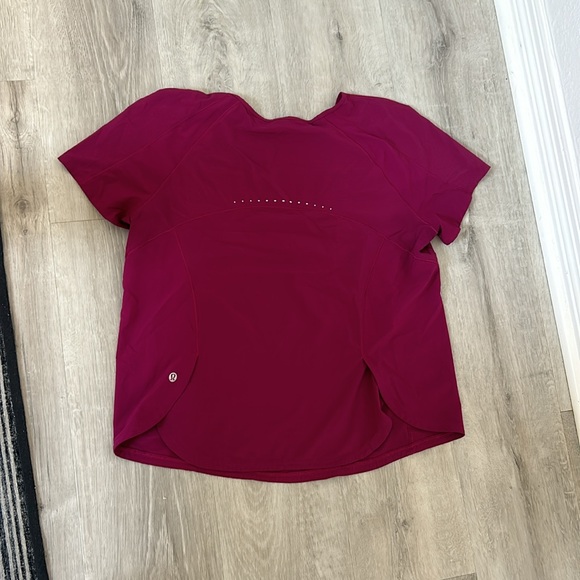 Lululemon Open Flap Back Shirt Size 8 - Picture 2 of 2